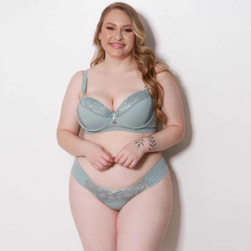 Conjunto Plus Size com Bojo e Renda - Image 5